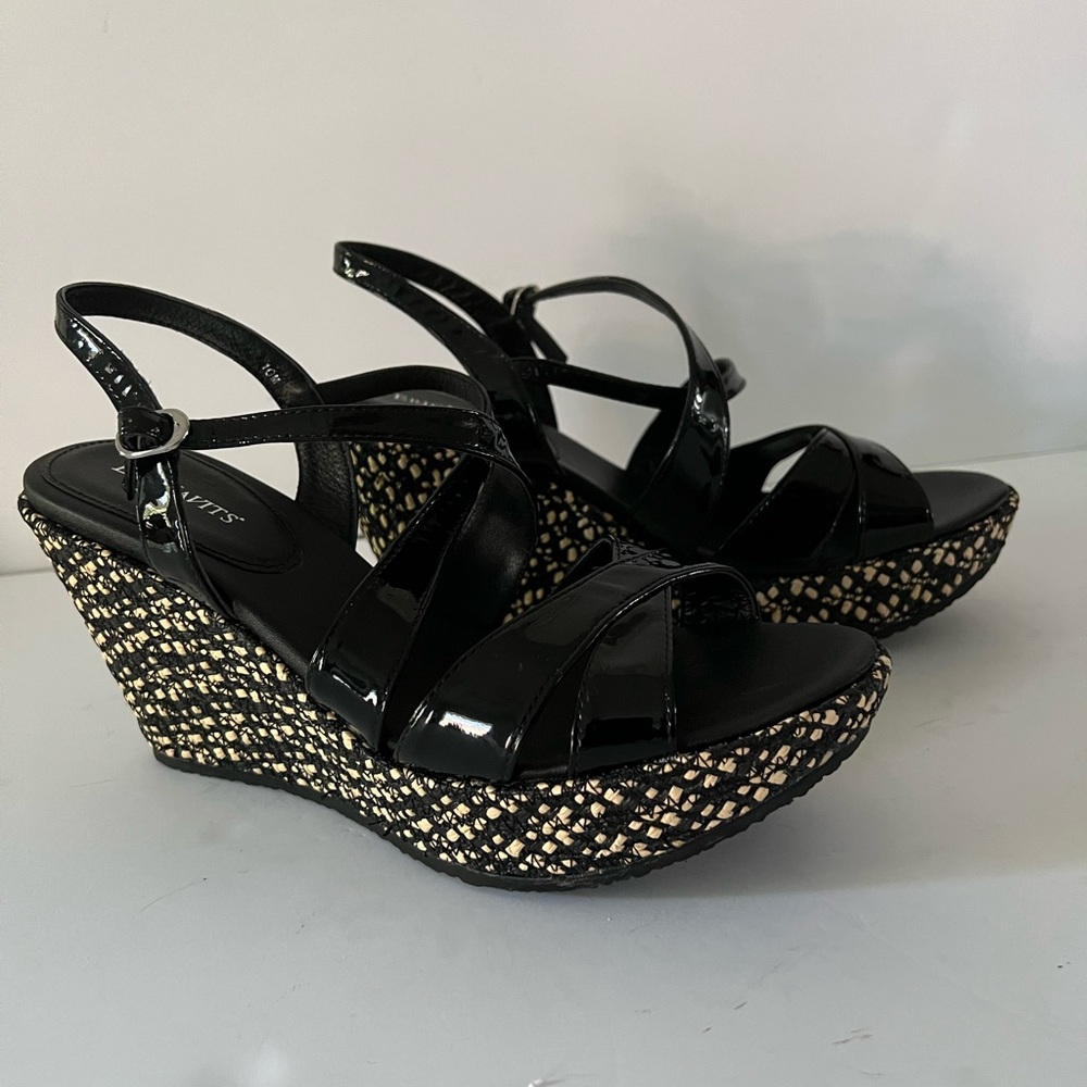 Eric Javits Black Patent Leather Straps Raffia Braided Wedge Sandals